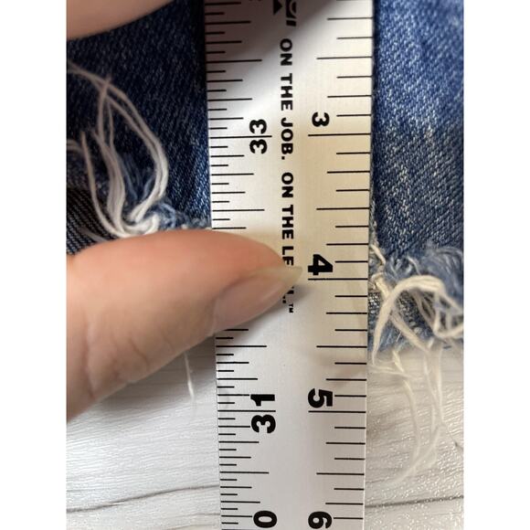 Abercrombie & Fitch Shorts Womens 25 0 High Rise 4" Mom Short Distressed Denim - Picture 6 of 13